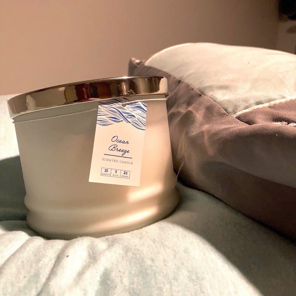 Ocean Breeze scented candle